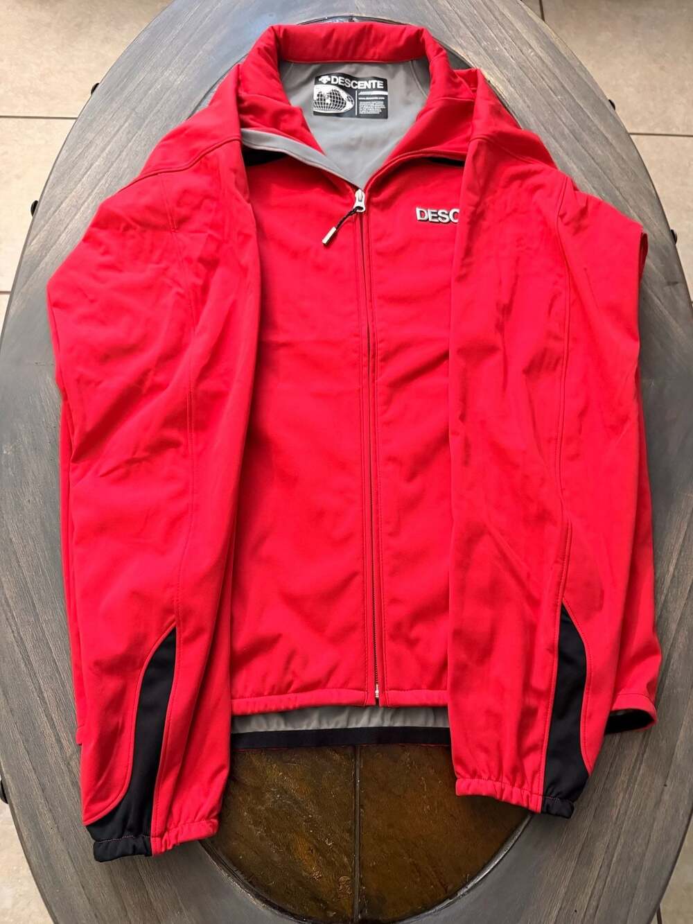 Descente Red and Black Full Zip Athletic Softshell Jacket